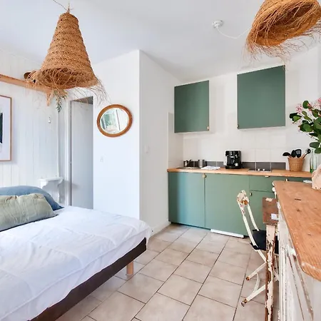 La Suite 24 - Studio Avec Terrasse A 100M Du Port De Saint-Martin-De-Re Exterior photo
